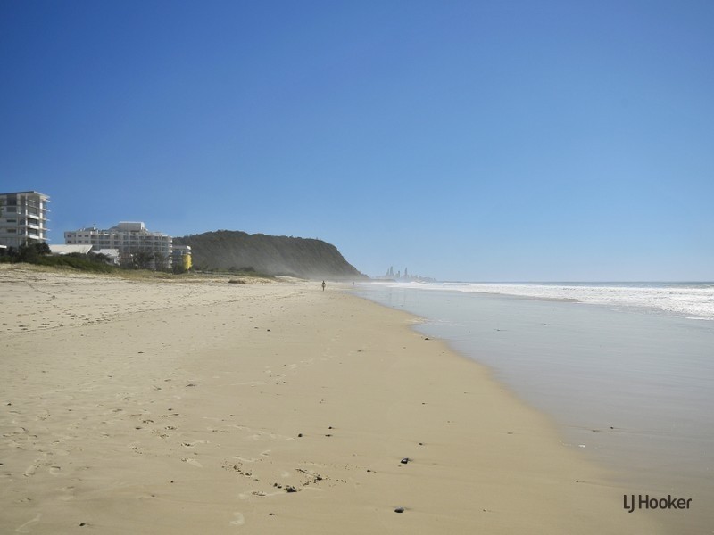 2/22 Twenty Seventh Avenue, Palm Beach QLD 4221