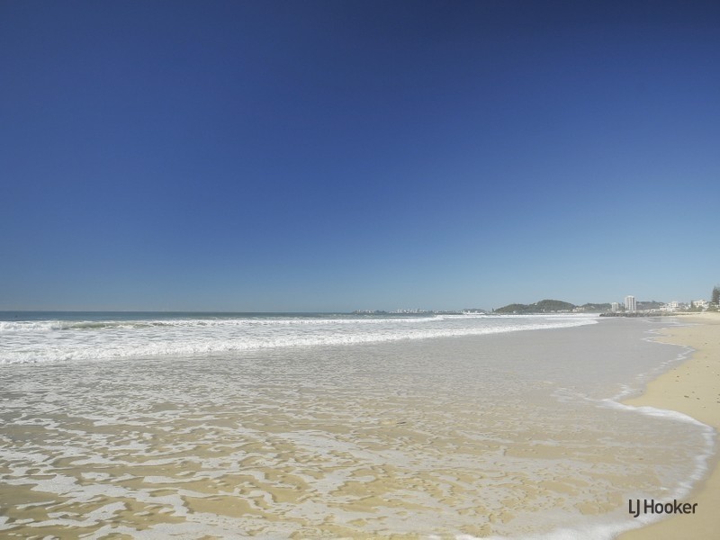 2/22 Twenty Seventh Avenue, Palm Beach QLD 4221