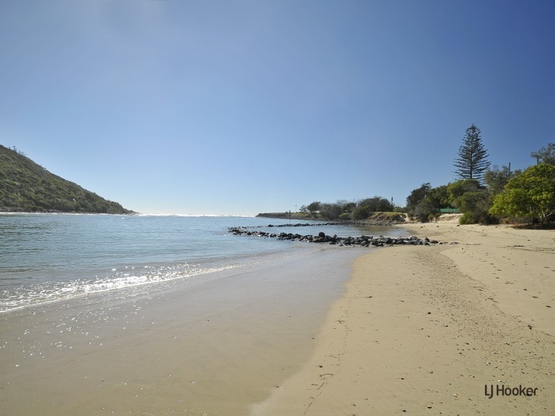 2/22 Twenty Seventh Avenue, Palm Beach QLD 4221