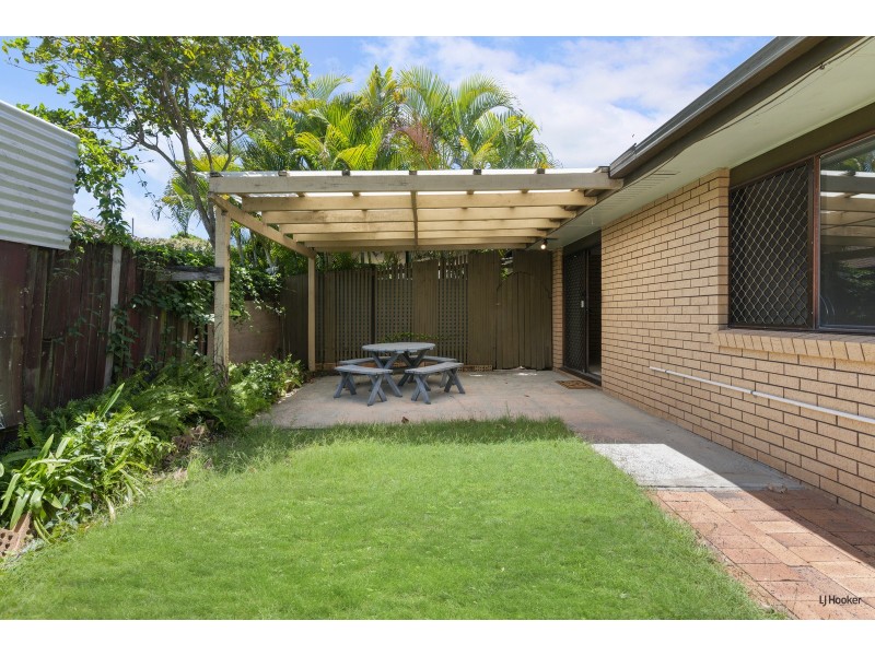 2/18 Brooke Avenue, Palm Beach QLD 4221
