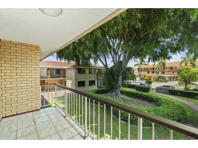 8/22-24 Duet Drive, Mermaid Waters QLD 4218