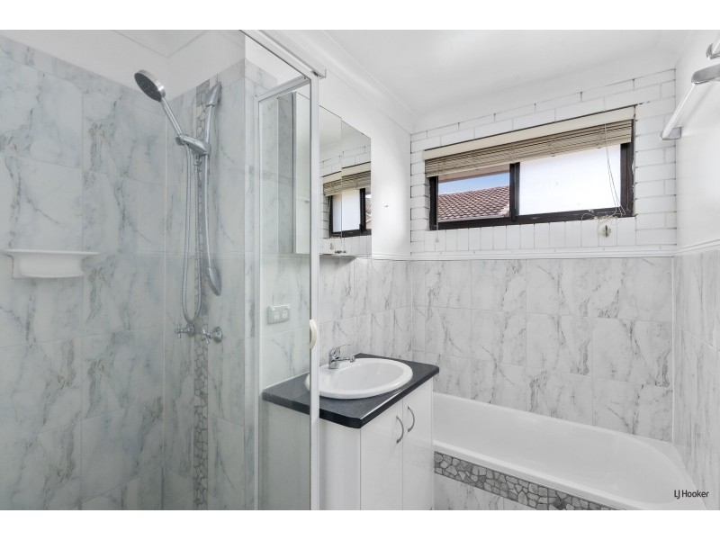8/22-24 Duet Drive, Mermaid Waters QLD 4218