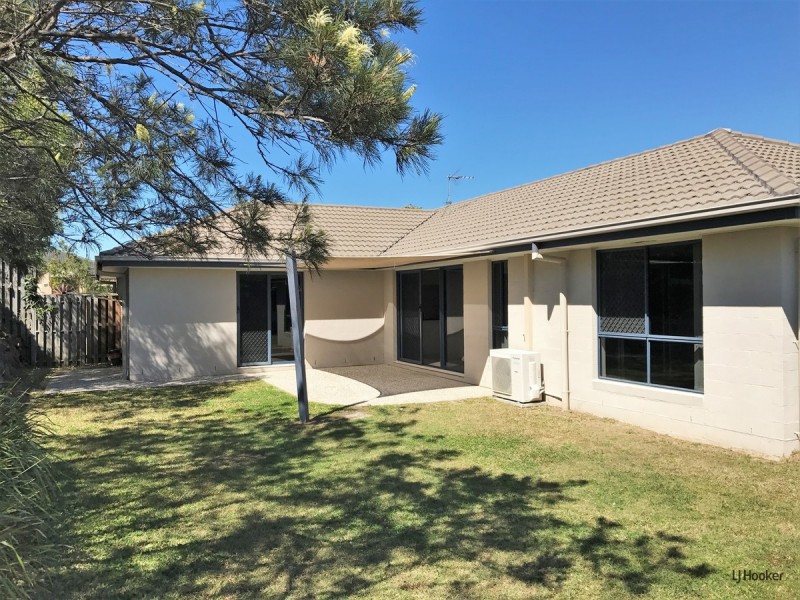 261 Universal Street, Oxenford QLD 4210