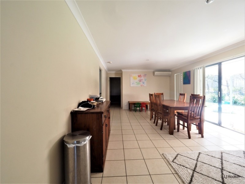 261 Universal Street, Oxenford QLD 4210