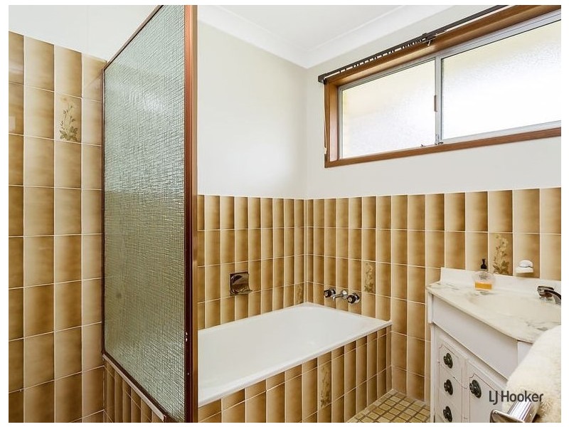 35 Colvillea Court, Palm Beach QLD 4221