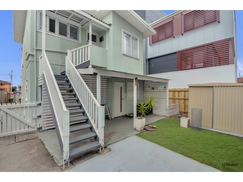 2/1424 Gold Coast Highway, Palm Beach QLD 4221