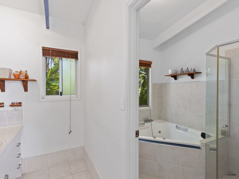3 Rottnest Court, Elanora QLD 4221