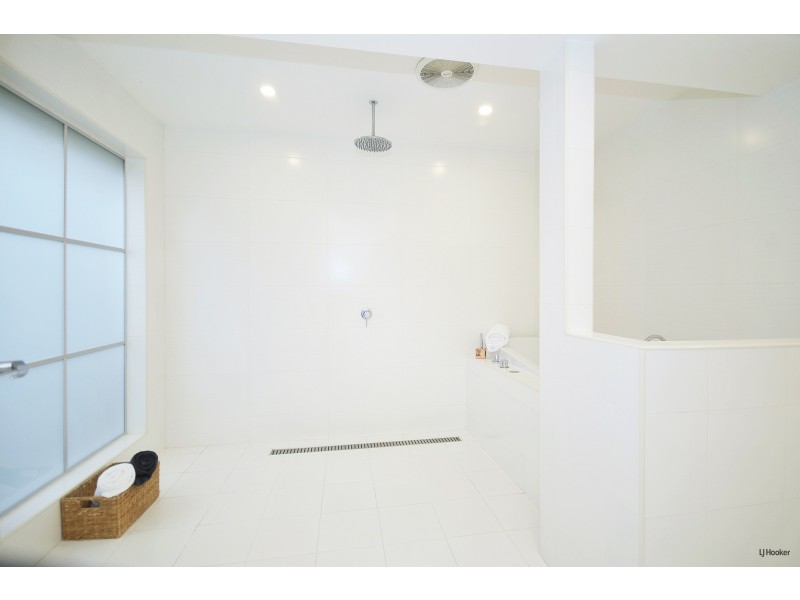 18 Domain Road, Currumbin QLD 4223