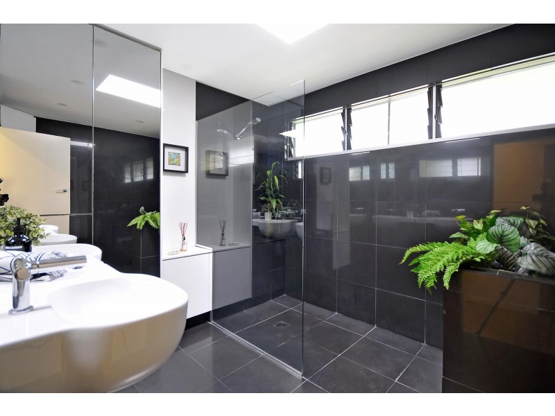 18 Domain Road, Currumbin QLD 4223