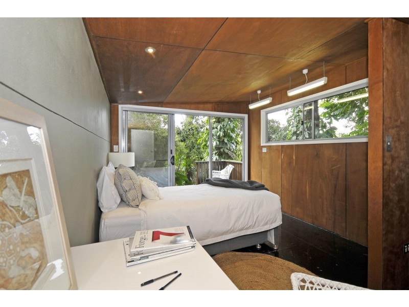 18 Domain Road, Currumbin QLD 4223