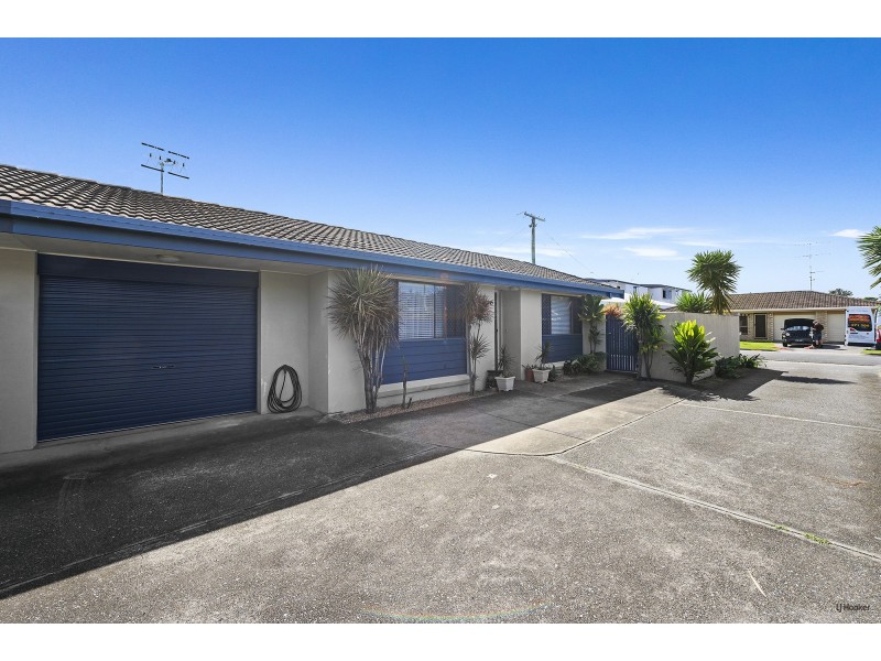 1/8 Morotai Avenue, Palm Beach QLD 4221