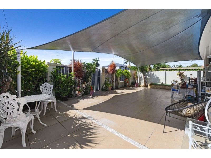 1/8 Morotai Avenue, Palm Beach QLD 4221