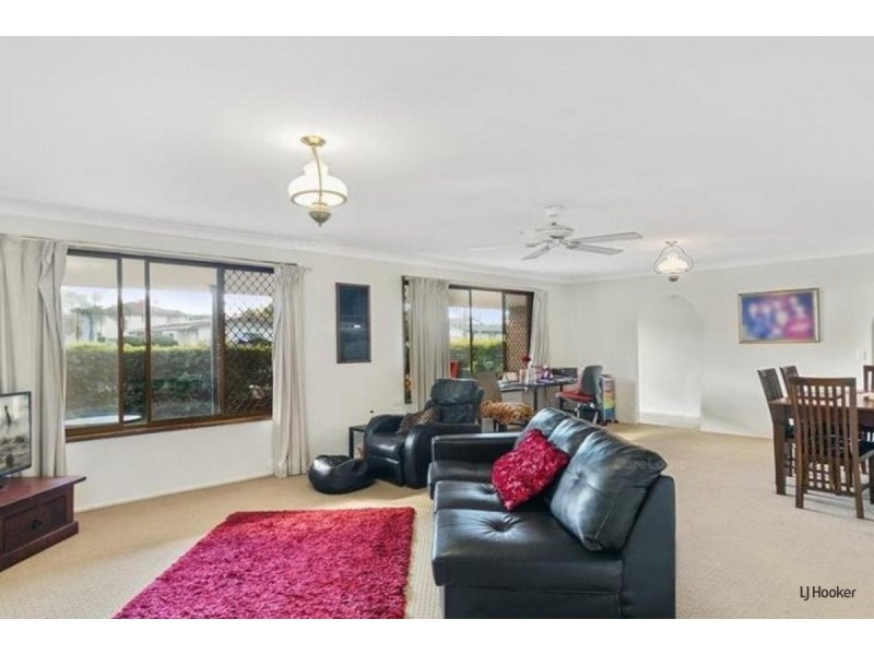 44 Fifth Avenue, Palm Beach QLD 4221