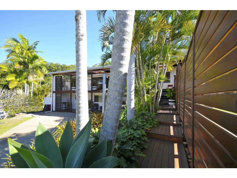 95 Ware Drive, Currumbin Waters QLD 4223