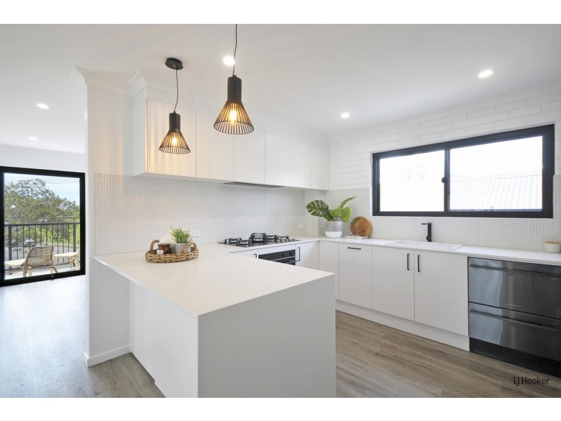 2/213 Boundary Street, Coolangatta QLD 4225