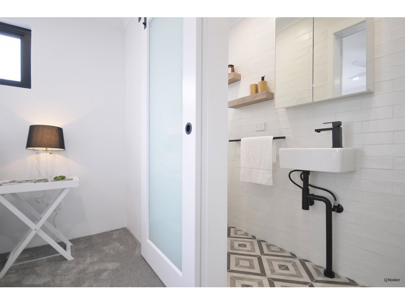 2/213 Boundary Street, Coolangatta QLD 4225