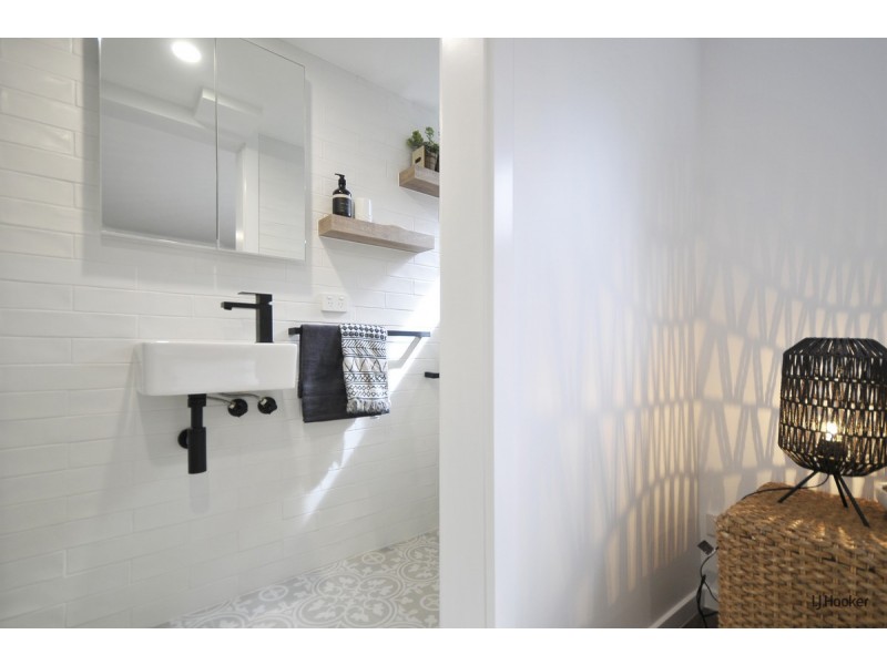 2/213 Boundary Street, Coolangatta QLD 4225