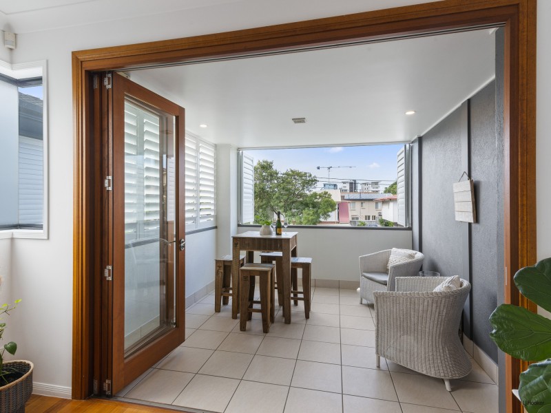 2/438 Cypress Terrace, Palm Beach QLD 4221