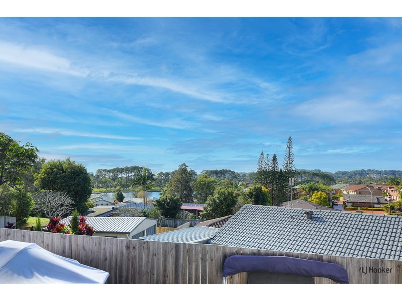 7 Swanbourne Way, Elanora QLD 4221