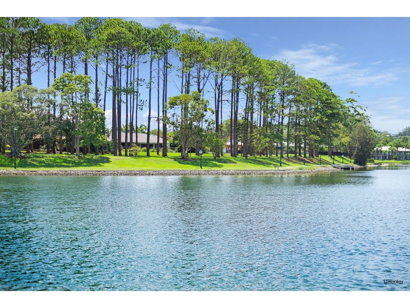 7 Swanbourne Way, Elanora QLD 4221