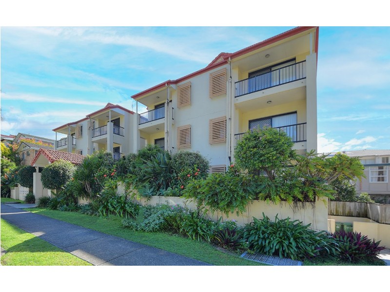 1/3 Ewart Street, Burleigh Heads QLD 4220