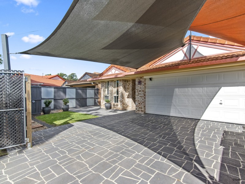 17 Typha Place, Elanora QLD 4221