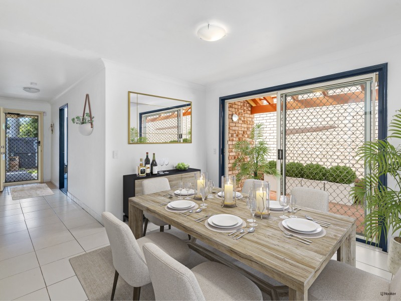 17 Typha Place, Elanora QLD 4221