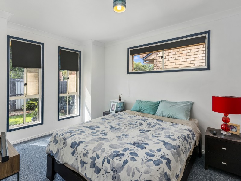 17 Typha Place, Elanora QLD 4221