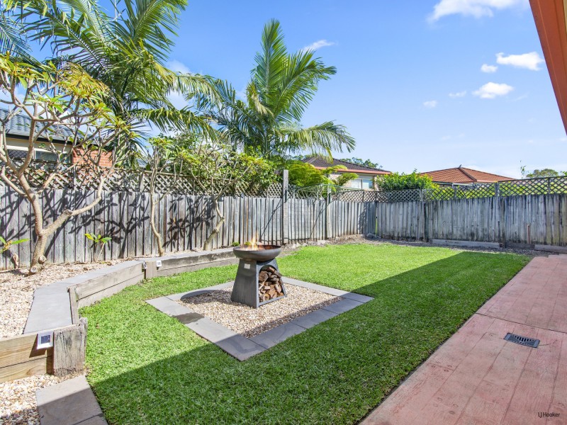 17 Typha Place, Elanora QLD 4221