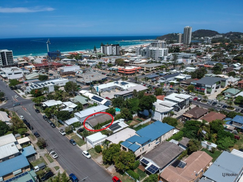 24 Sixth Avenue, Palm Beach QLD 4221