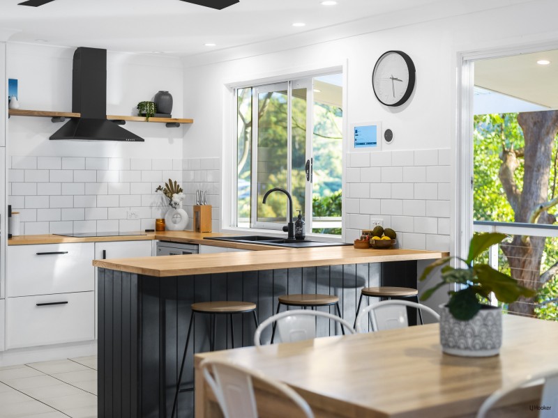 11 Aethalia Street, Currumbin Waters QLD 4223