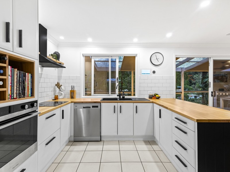 11 Aethalia Street, Currumbin Waters QLD 4223