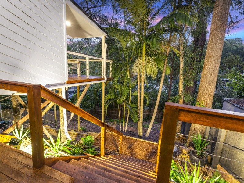 11 Aethalia Street, Currumbin Waters QLD 4223