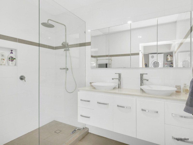 5 Amadeus Street, Elanora QLD 4221