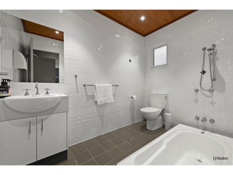 95 Palm Beach Avenue, Palm Beach QLD 4221