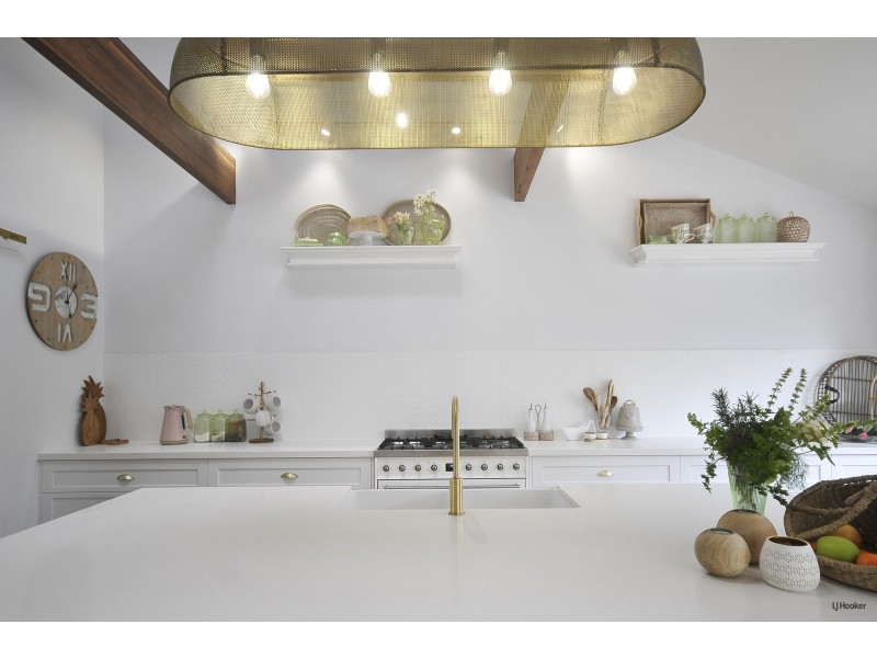 25 Kentia Court, Elanora QLD 4221