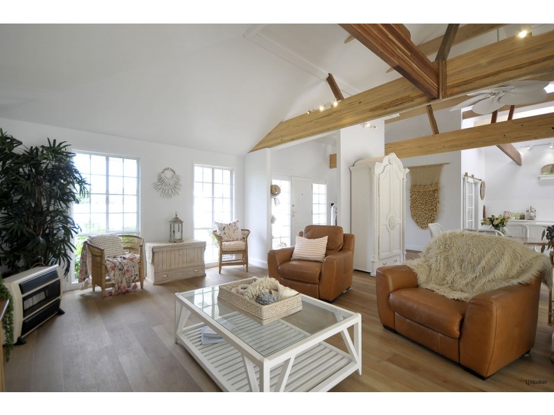 25 Kentia Court, Elanora QLD 4221