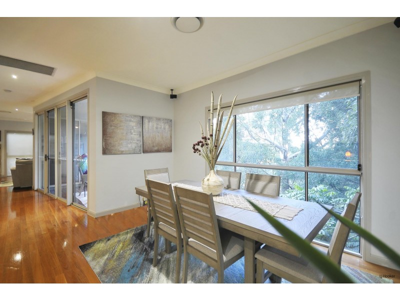 6 Sanctuary Crest, Currumbin QLD 4223