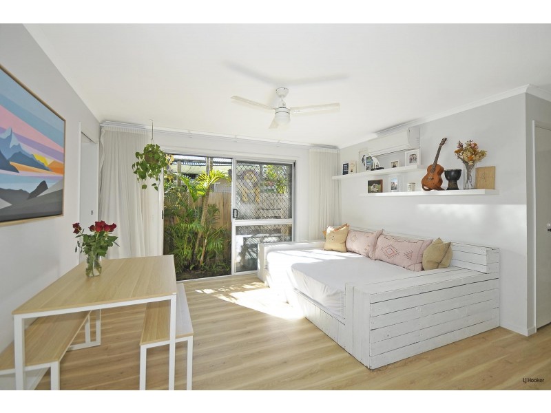 1/22 Fourth Avenue, Palm Beach QLD 4221
