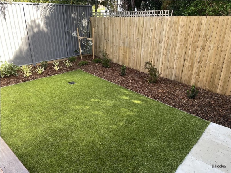 2/36 Philippine Parade, Palm Beach QLD 4221