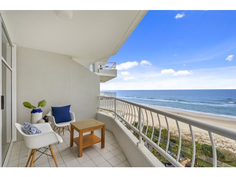 9E/2 Nineteenth Avenue, Palm Beach QLD 4221