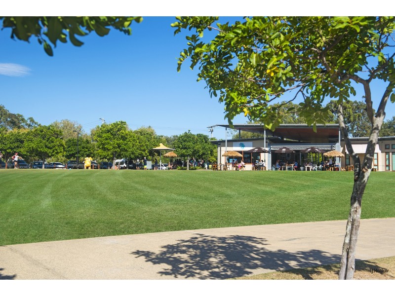 9E/2 Nineteenth Avenue, Palm Beach QLD 4221