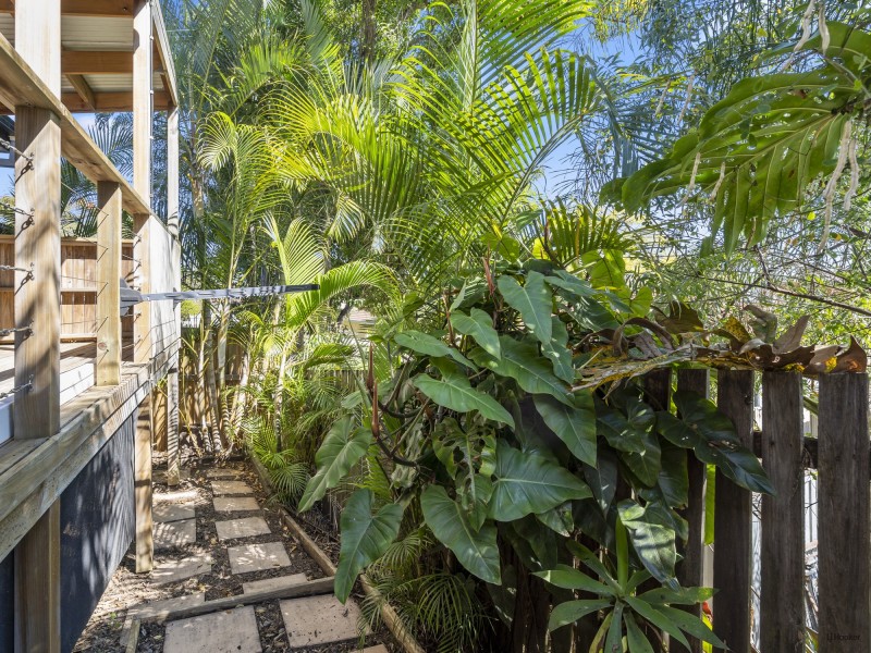 2/3 Daisy Street, Elanora QLD 4221