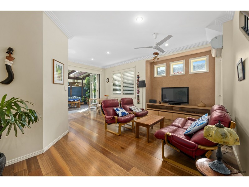 2/25 First Avenue, Palm Beach QLD 4221