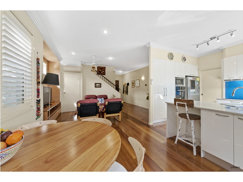 2/25 First Avenue, Palm Beach QLD 4221