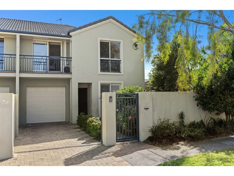 2/25 First Avenue, Palm Beach QLD 4221