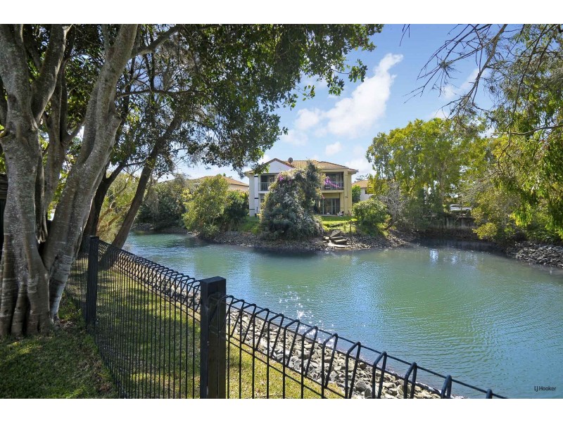 1 Paros Place, Currumbin Waters QLD 4223
