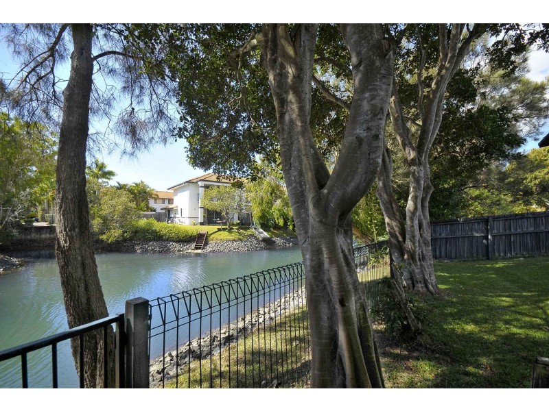 1 Paros Place, Currumbin Waters QLD 4223