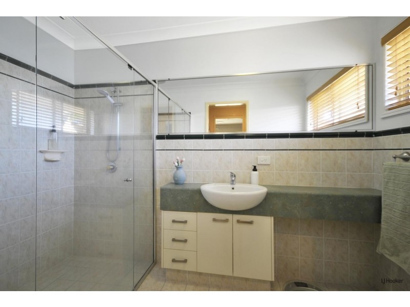 11 Northlakes Drive, Elanora QLD 4221