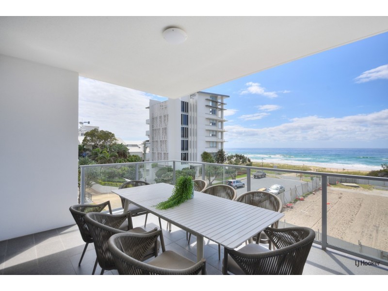 3/4 Twenty Seventh Avenue, Palm Beach QLD 4221